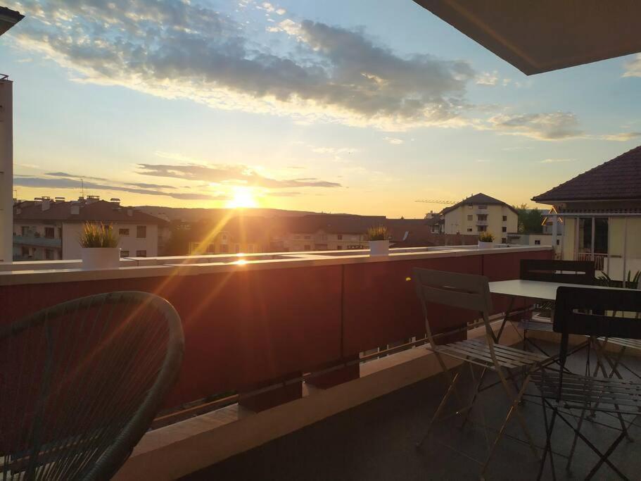 Cabana & Le Central - Proche Lac , Terrasse Et Parking Annecy Exterior photo